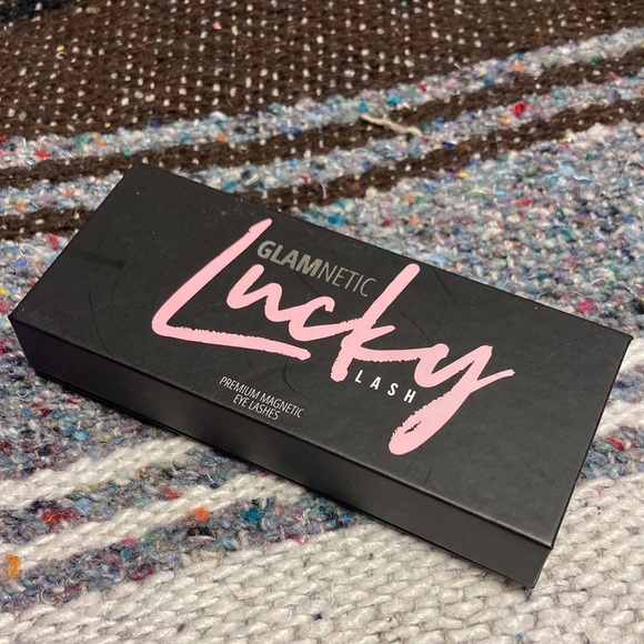 GlAMNETIC LASHES - Picture 2 of 4